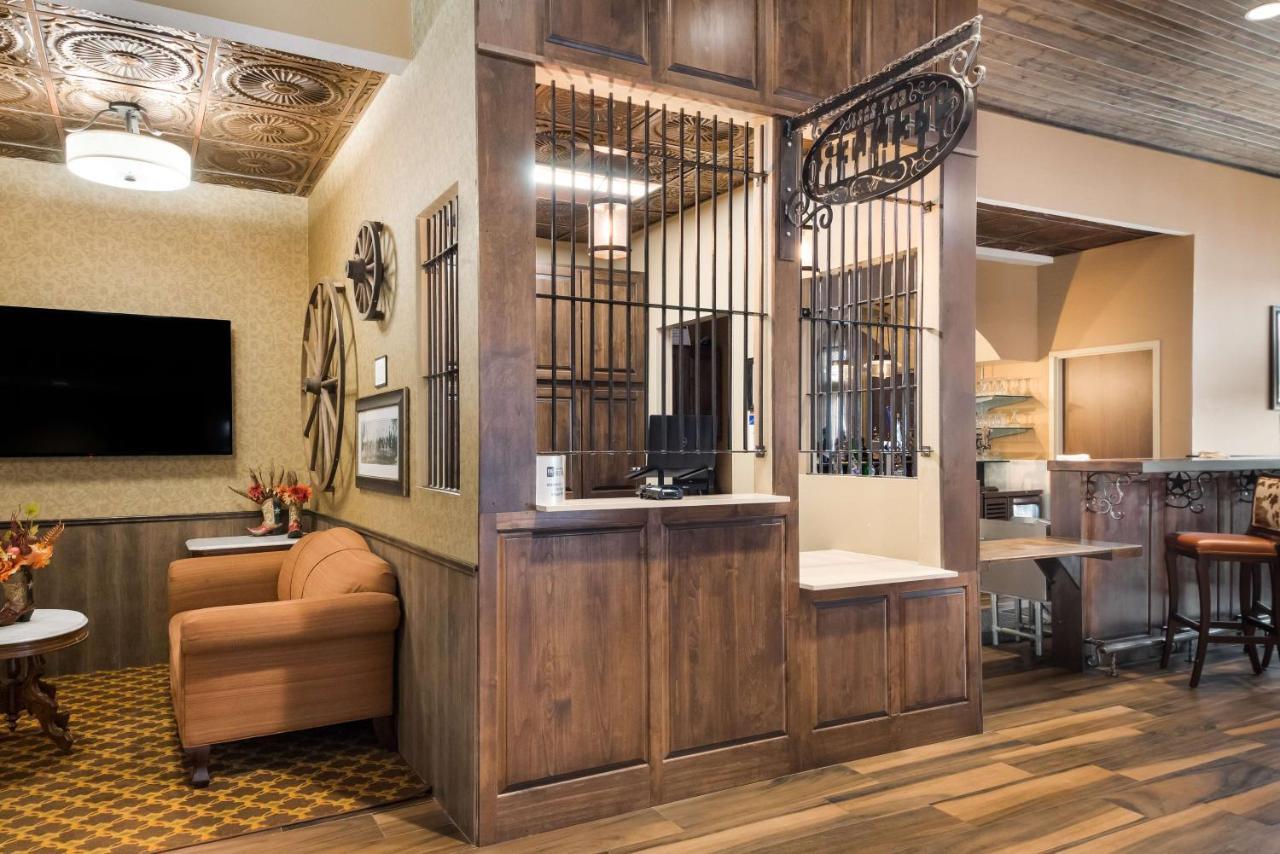 Best Western Bandera Suites & Saloon エクステリア 写真