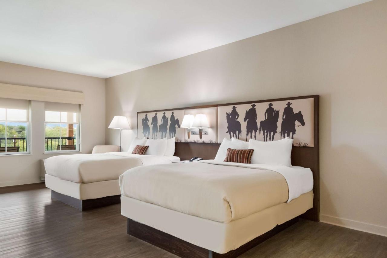 Best Western Bandera Suites & Saloon エクステリア 写真